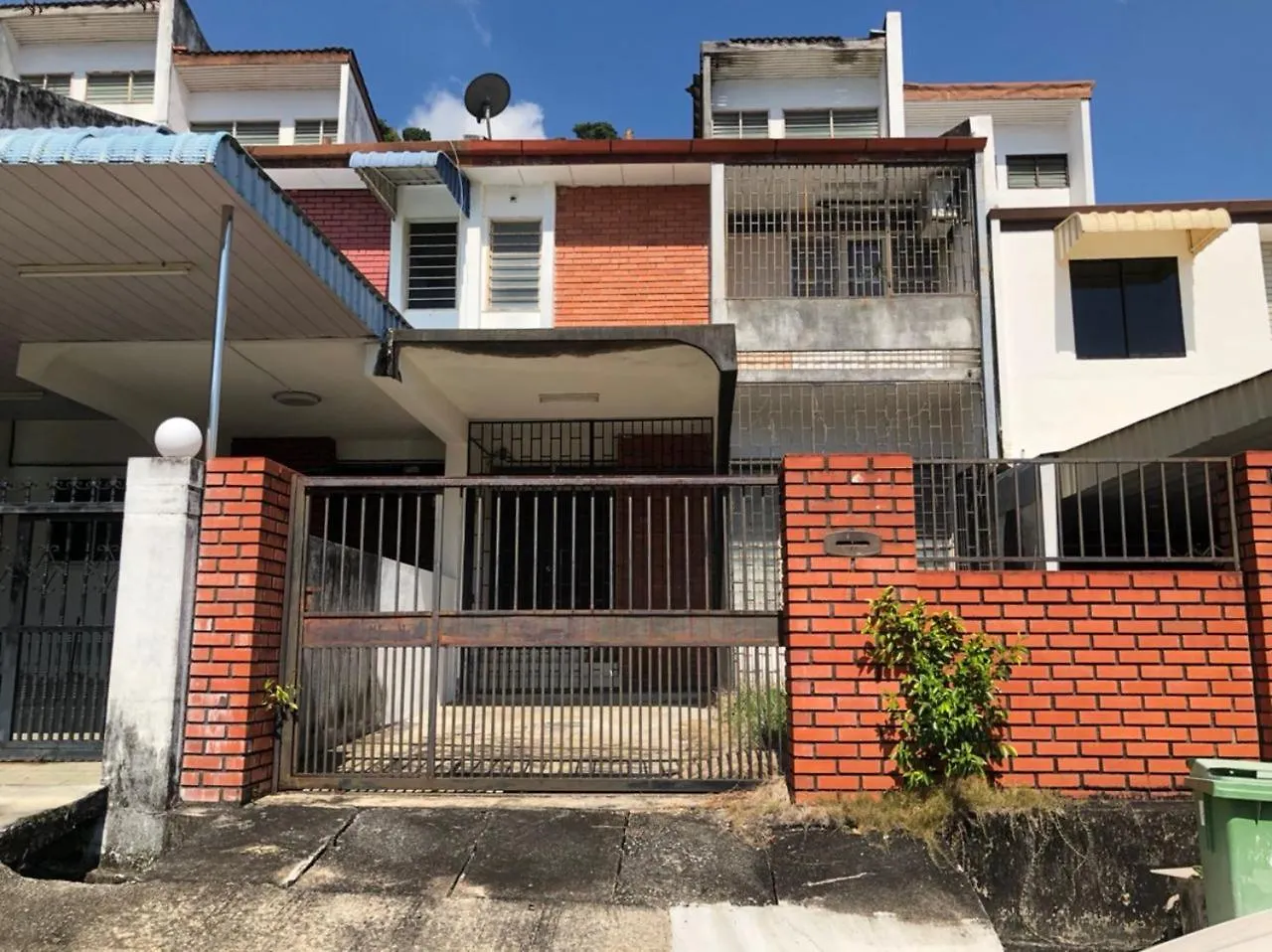 Rumah Teres Teluk Kumbar Bayan Lepas Malaysia